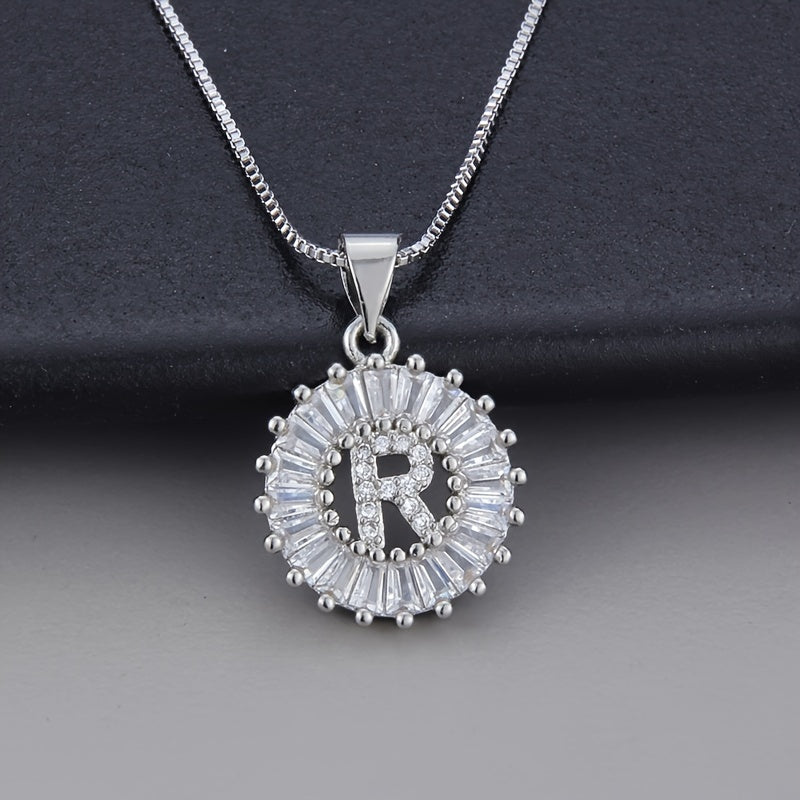 Collier en or blanc avec initiale "Z" et zirconiums