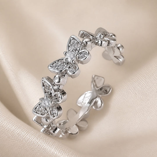 Bague en Forme de Papillon en Or Blanc avec Cristaux