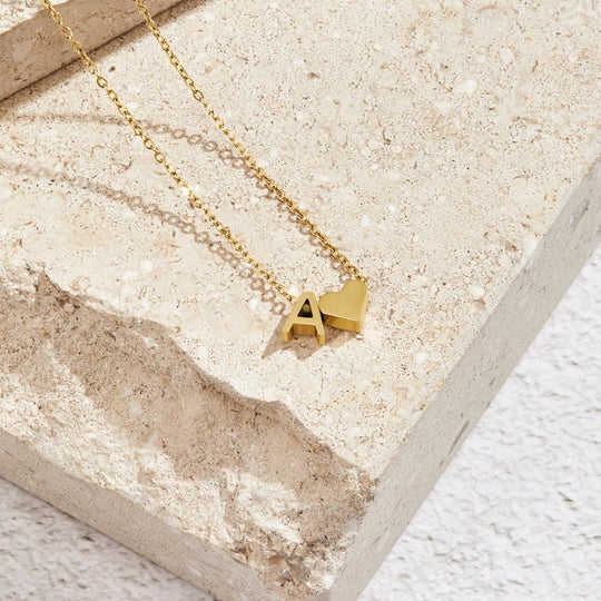 Collier en Or "Amour Éternel" et Lettre