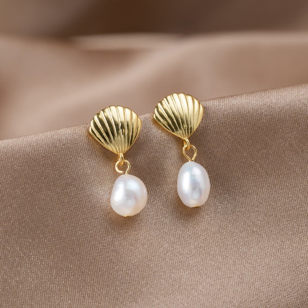 Boucles d'Oreilles Perles d'Eau Douce et Coquillage en Or