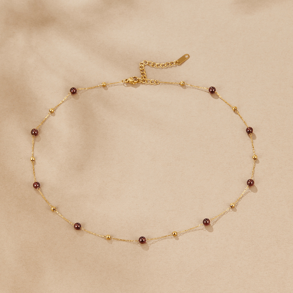 Collier en perles de grenat rouge vin