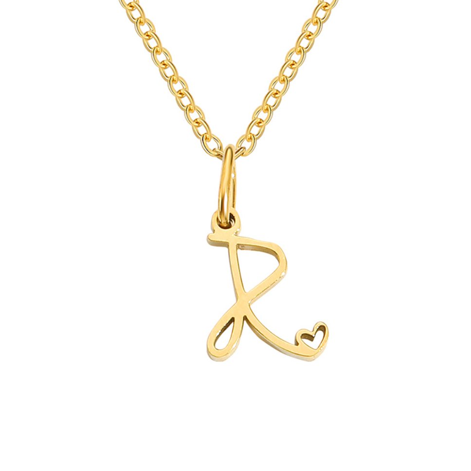 Collier en cœur avec lettre en or