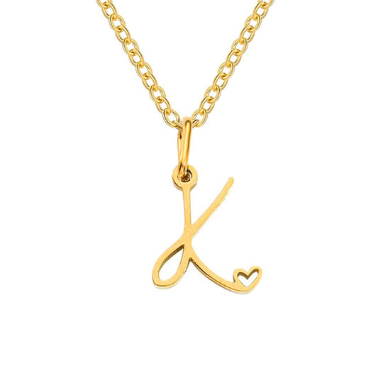 Collier en cœur avec lettre en or