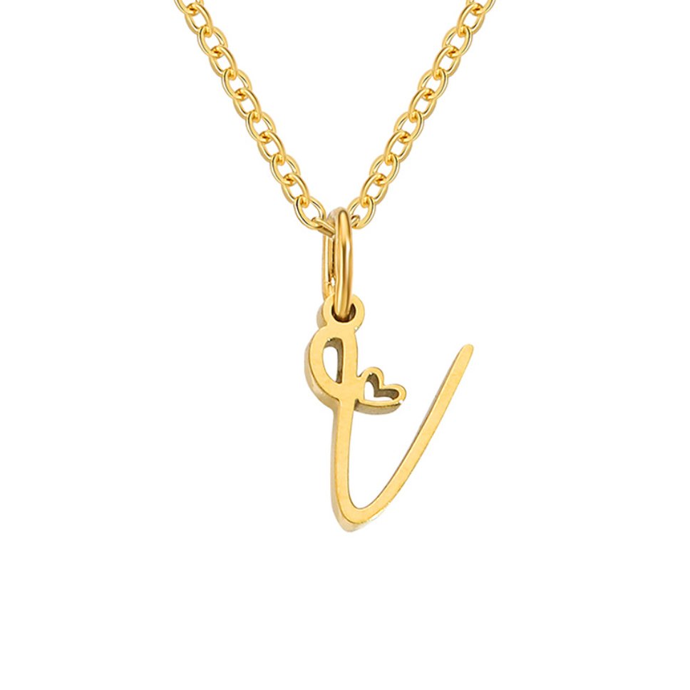 Collier en cœur avec lettre en or