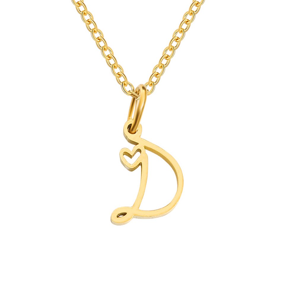 Collier en cœur avec lettre en or