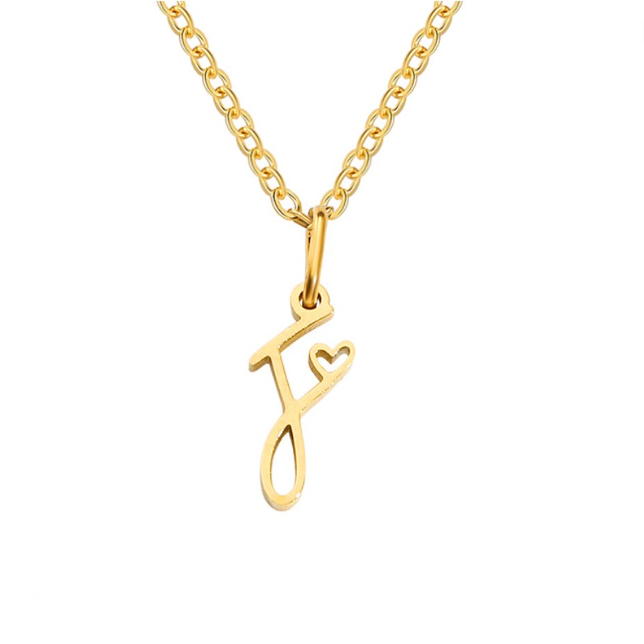 Collier en cœur avec lettre en or