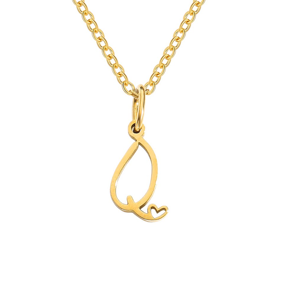 Collier en cœur avec lettre en or