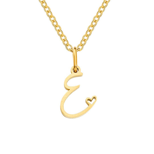 Collier en cœur avec lettre en or