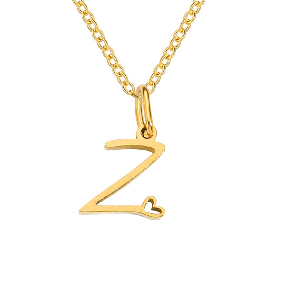 Collier en cœur avec lettre en or