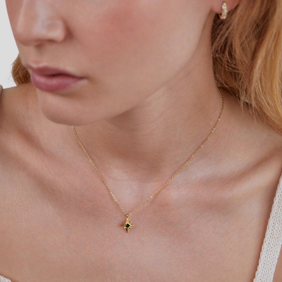 Collier en Cristal Émeraude Étoile Guidante