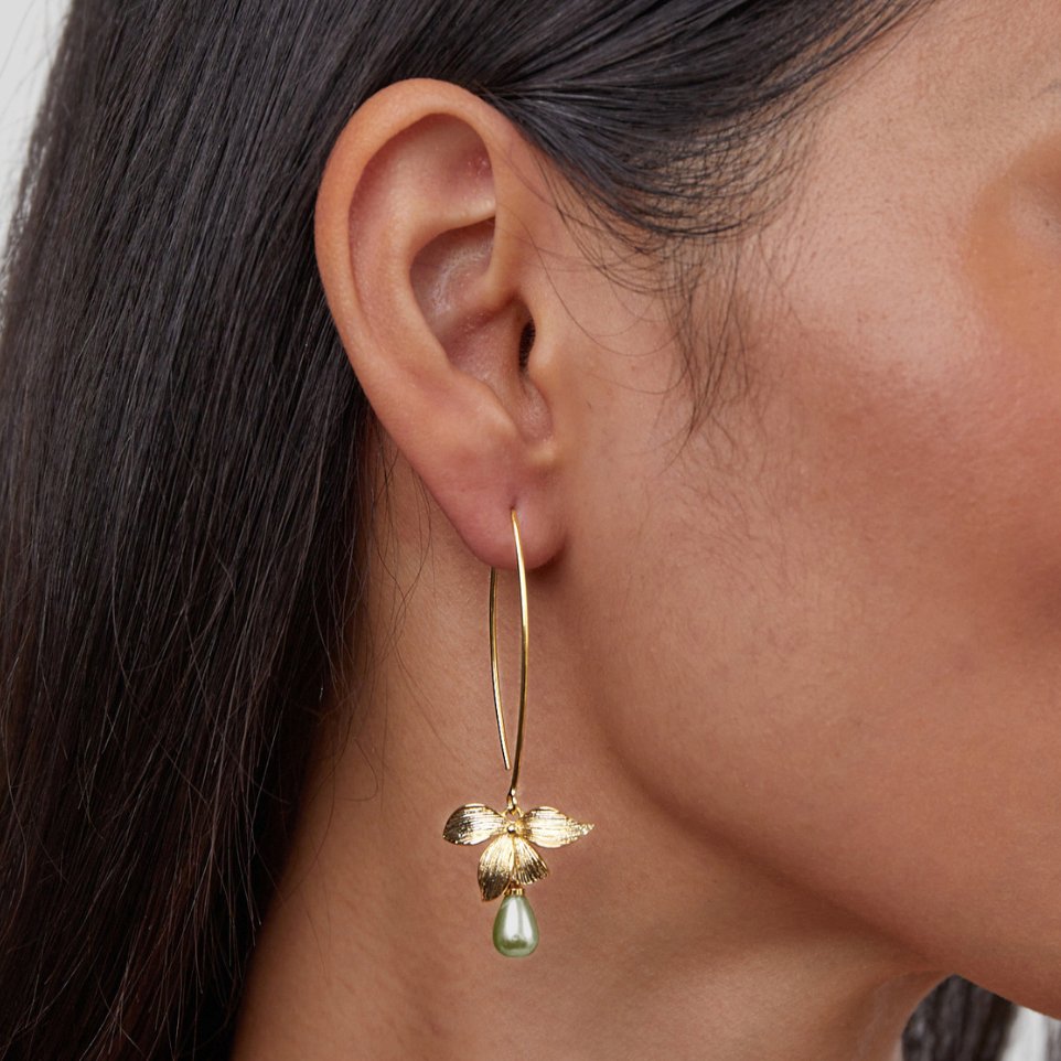 Boucles d'oreilles en perles de jade et goutte de pétale