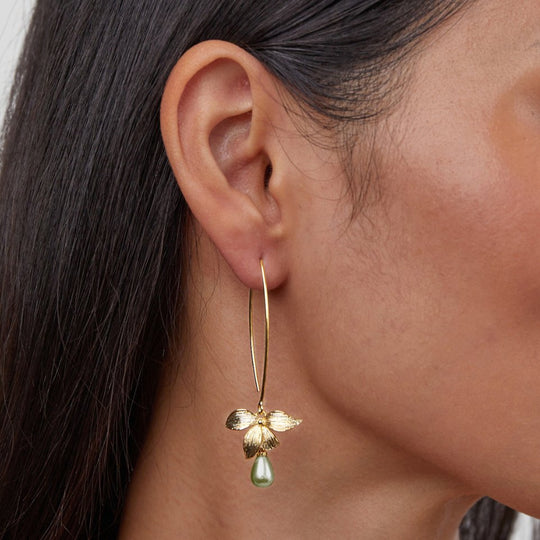 Boucles d'oreilles en perles de jade et goutte de pétale