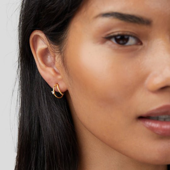 Boucles d'oreilles créoles en or avec cristaux superposés