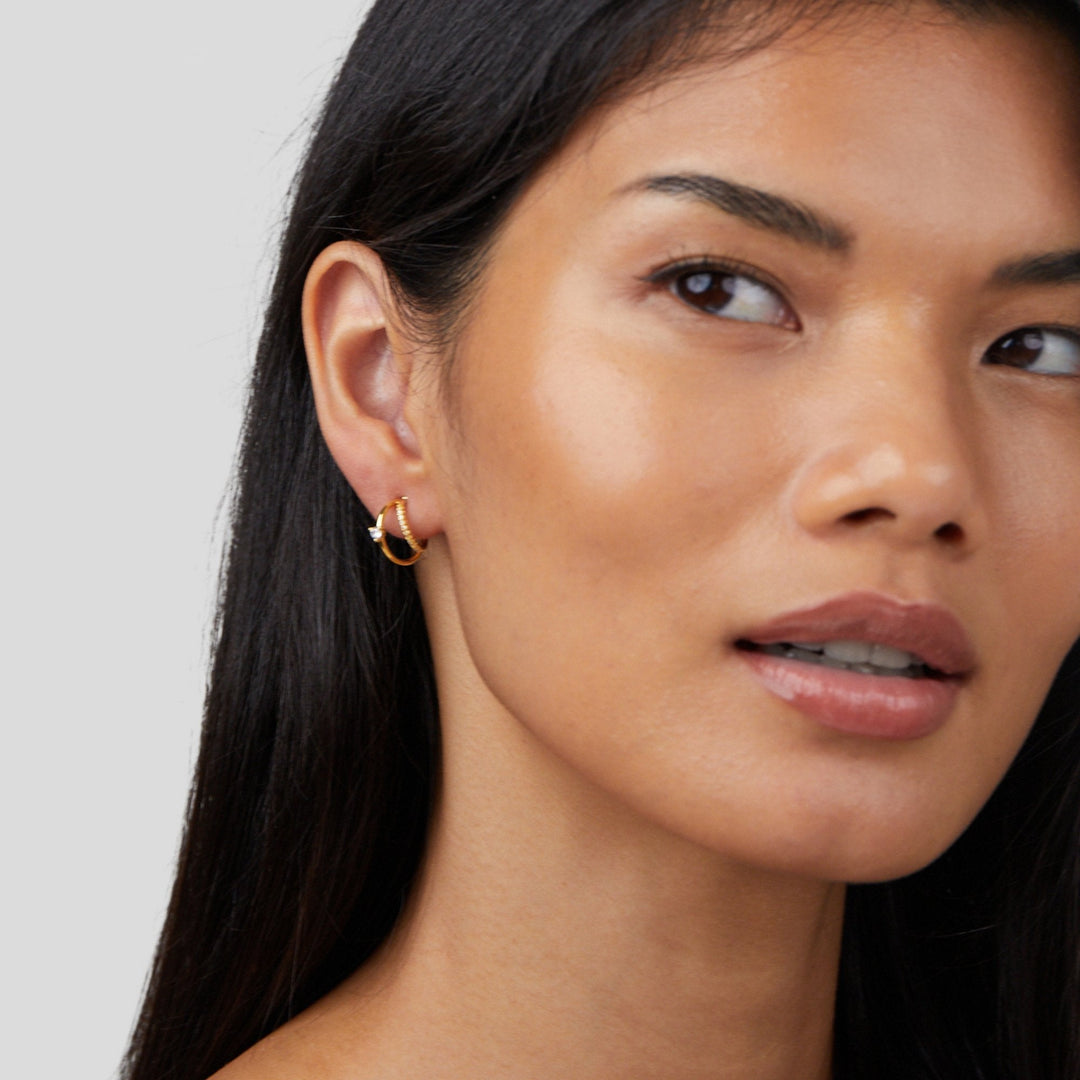 Boucles d'oreilles créoles en or avec cristaux superposés