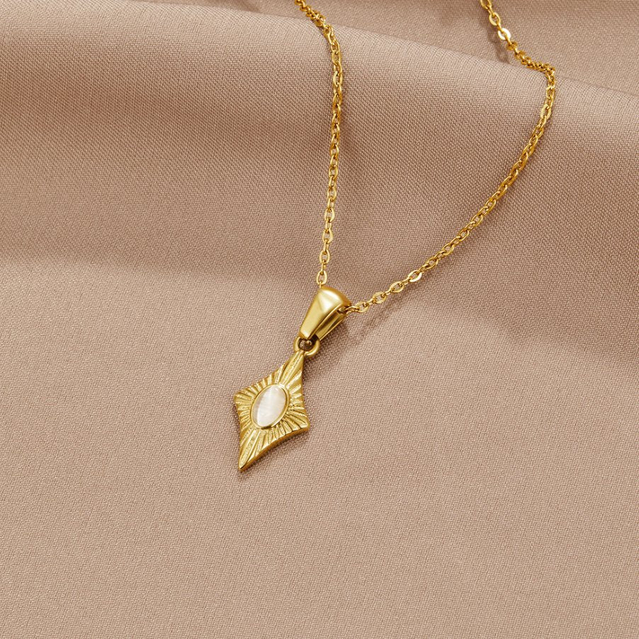 Collier en Or avec Opale Blanche Luna