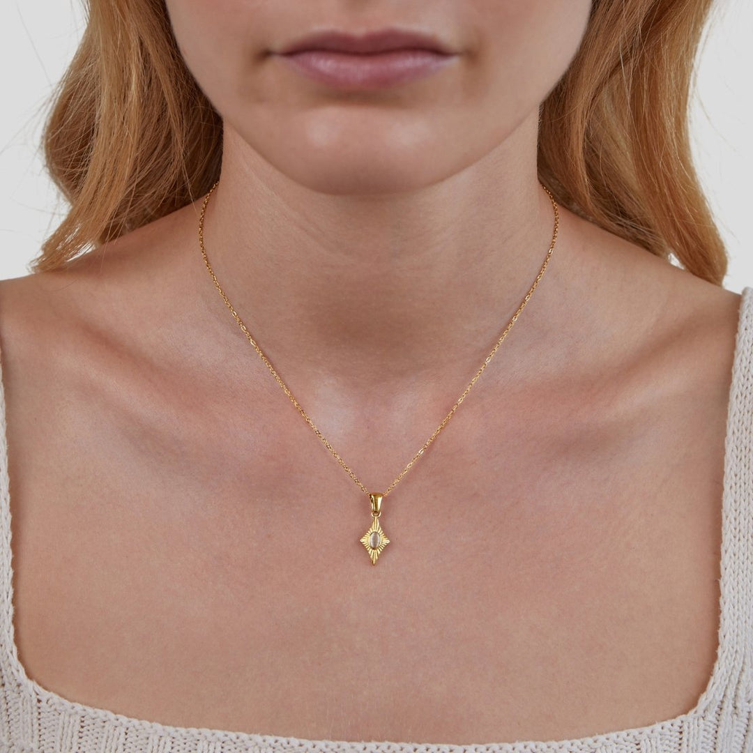 Collier en Or avec Opale Blanche Luna