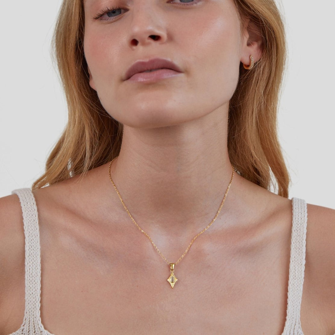 Collier en Or avec Opale Blanche Luna