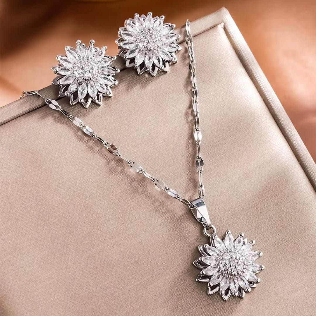 Ensemble de collier et boucles d'oreilles en zircon argenté tendance avec tournesol