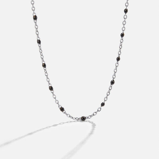 Collier en argent avec perles noires Mila