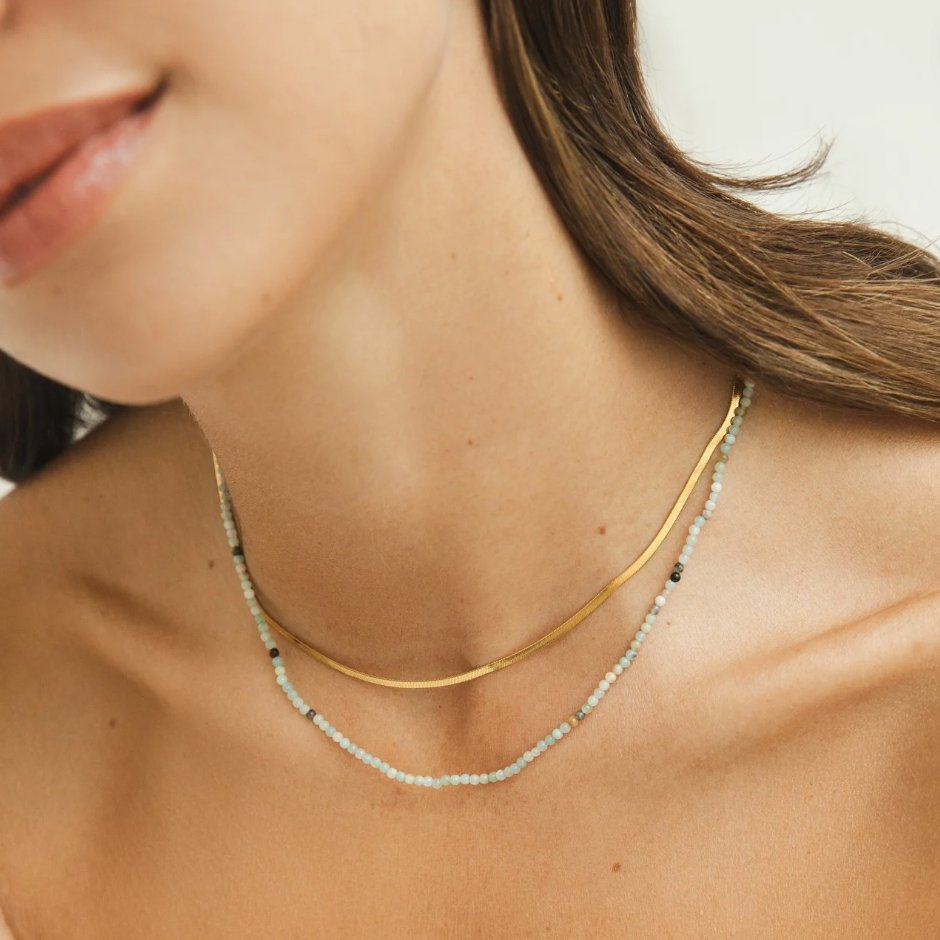 Collier en perles de pierre Neesa