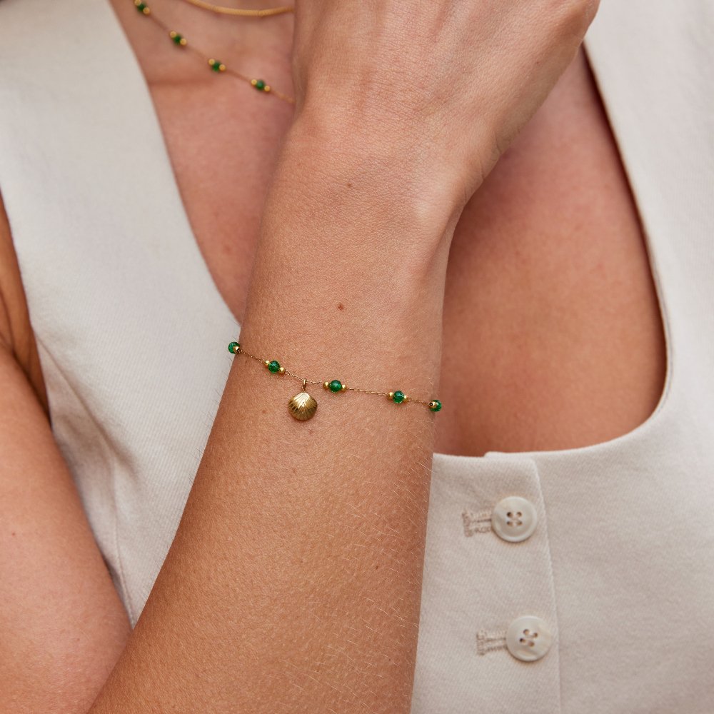 Bracelet Coquillage Nerissa et Perles Vertes en Or
