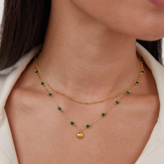 Collier Coquillage Nerissa et Perles Vertes en Or