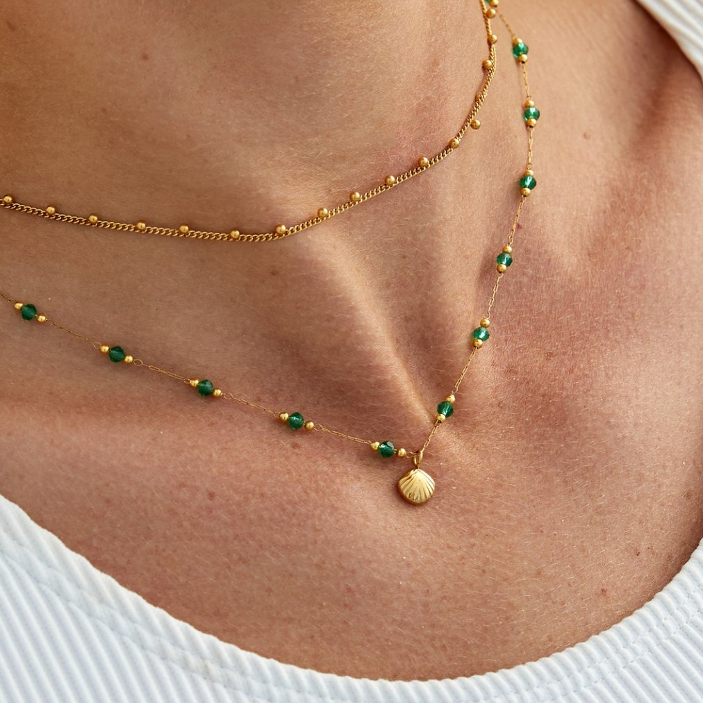 Collier Coquillage Nerissa et Perles Vertes en Or
