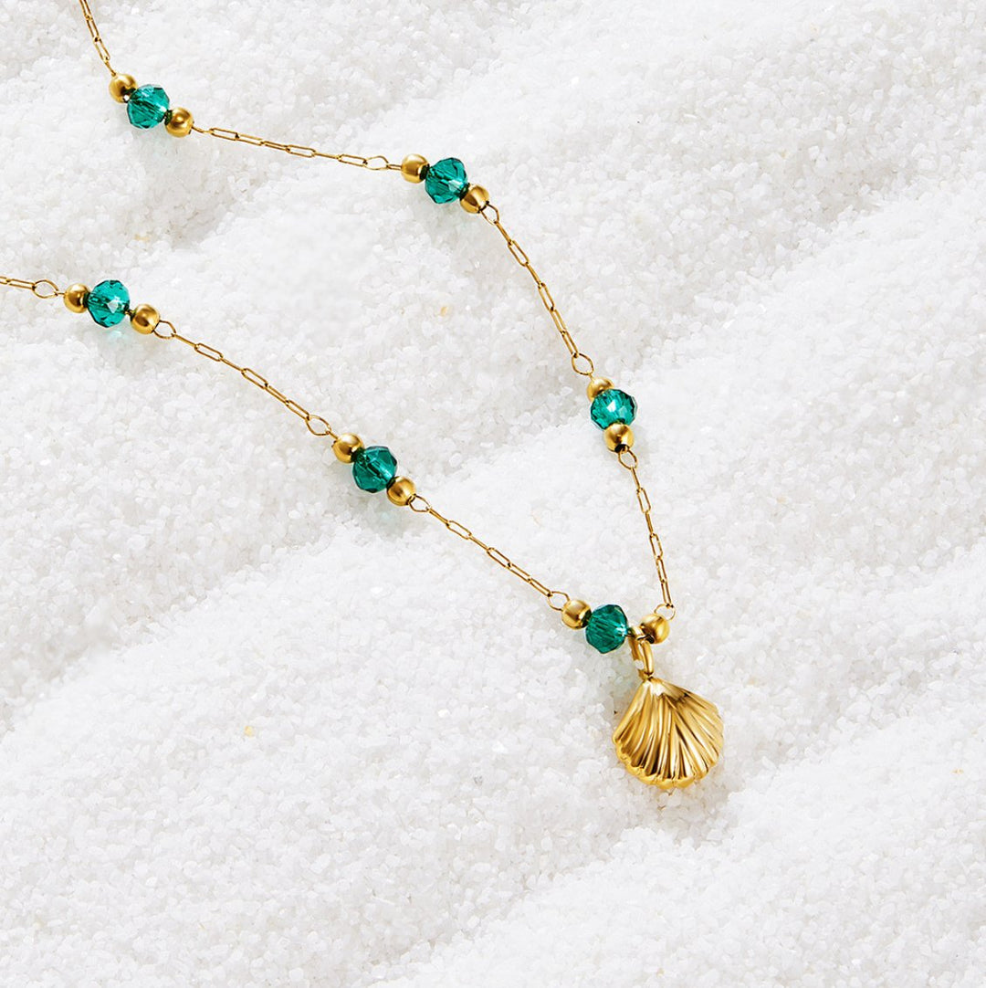 Collier Coquillage Nerissa et Perles Vertes en Or