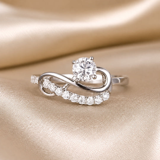 Bague Vague Infinie en moissanite et or blanc