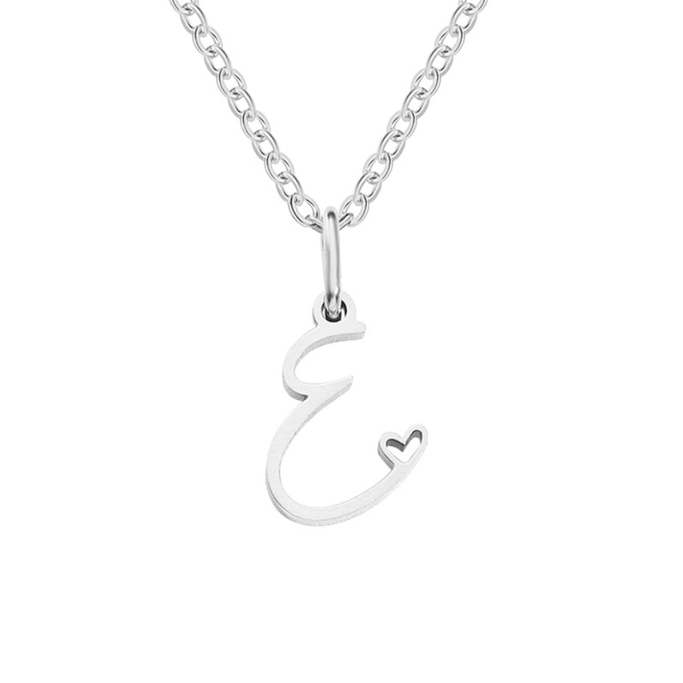 Collier en forme de cœur avec lettre en argent