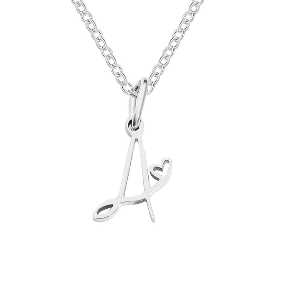 Collier en forme de cœur avec lettre en argent
