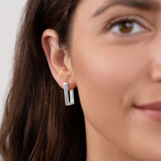 Boucles d'oreilles créoles rectangulaires en argent