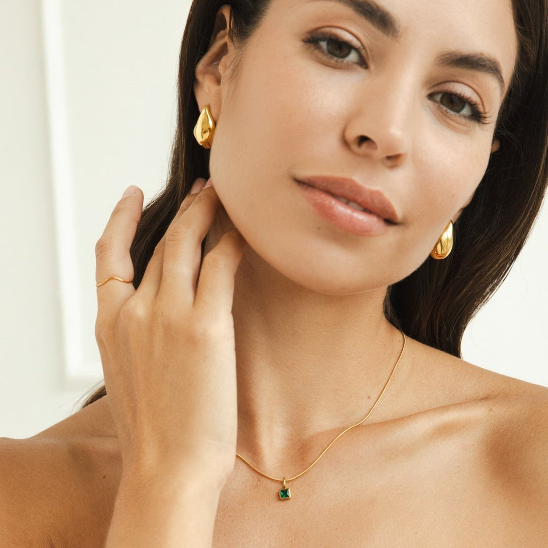 Collier Pendentif Carré avec Pierre de Naissance
