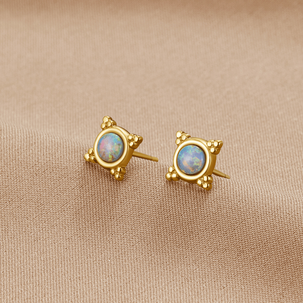 Boucles d'oreilles puces en opale bleue vintage