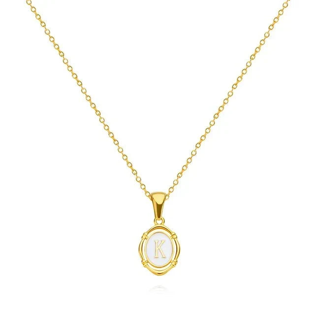 Collier Vintage en Or avec Lettres