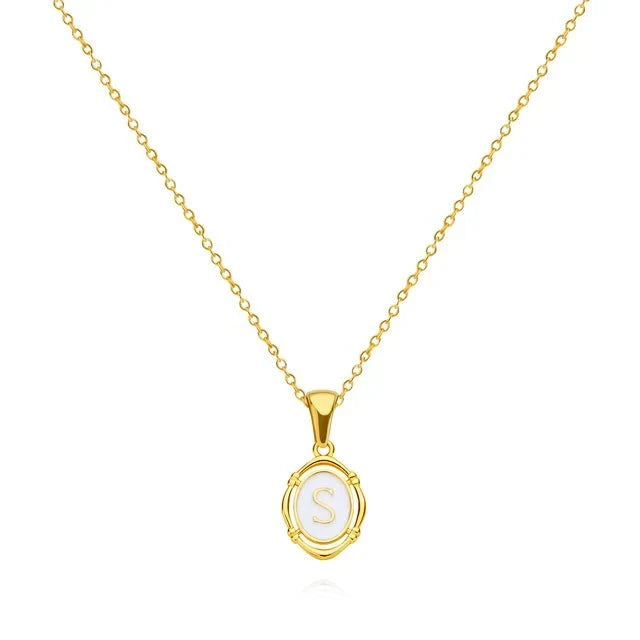 Collier Vintage en Or avec Lettres