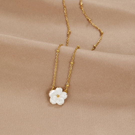 Collier Fleur de Fleurs Blanches