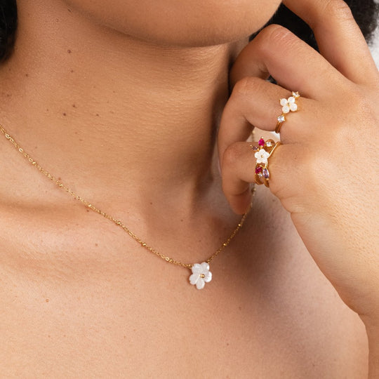Collier Fleur de Fleurs Blanches