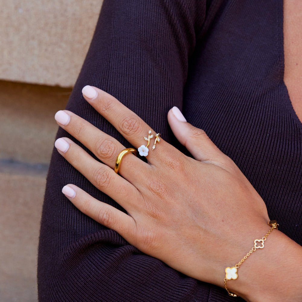 Bague Fleur de Pomme Blanche