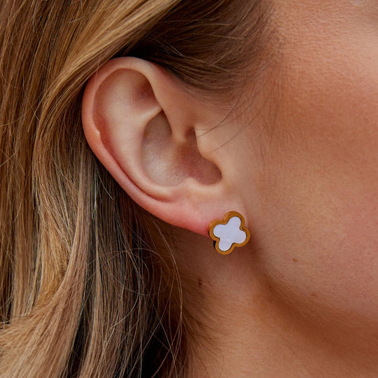 Boucles d'oreilles en trèfle blanc