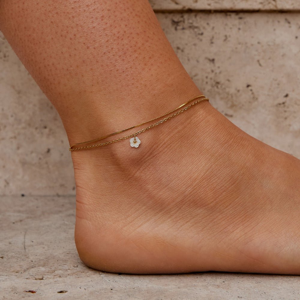 Bracelet de cheville en couches avec coquillage blanc